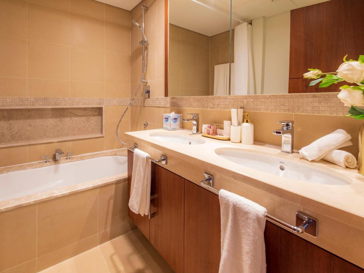 First Class 3Br With Full Burj Khalifa And Fountain View ドバイ エクステリア 写真